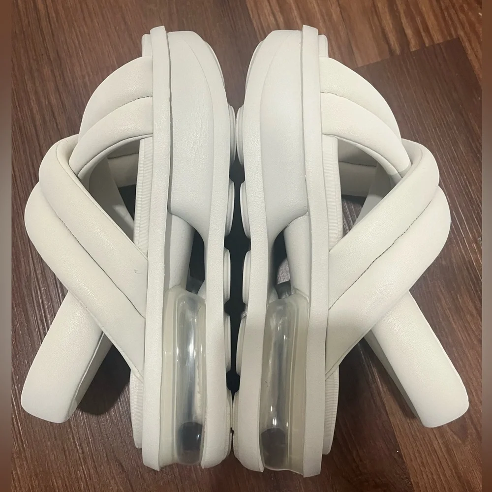 Nike Air Max Isla Sandal Summit White Phantom (Women's) Size 8